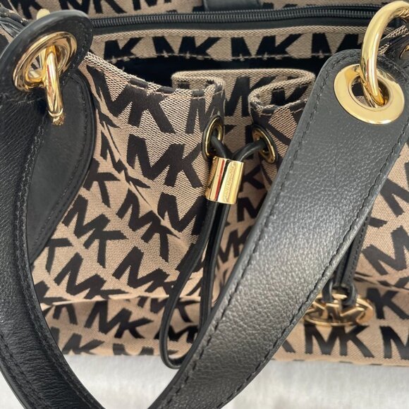 Michael Kors large monogram purse bag - Picture 8 of 10